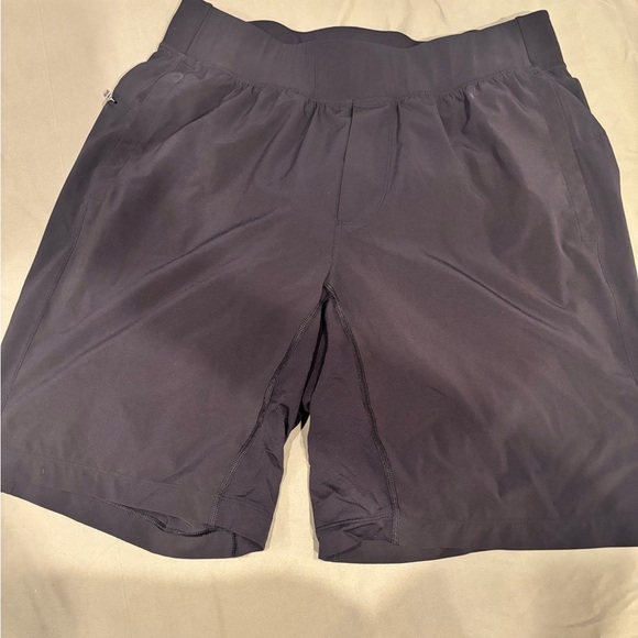 lululemon athletica Men's Dark Gray Athletic Shorts - Picture 2 of 5